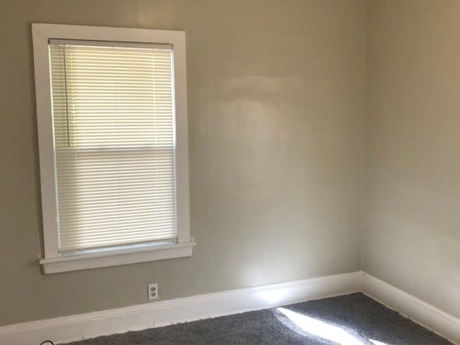 Building Photo - Convenient Showings — No Appointment Needed!
