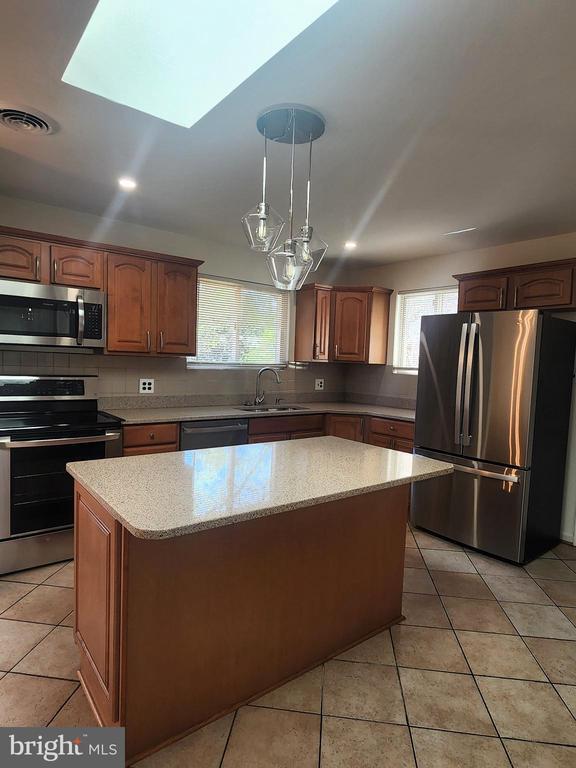 Building Photo - 5419 Sargent Rd