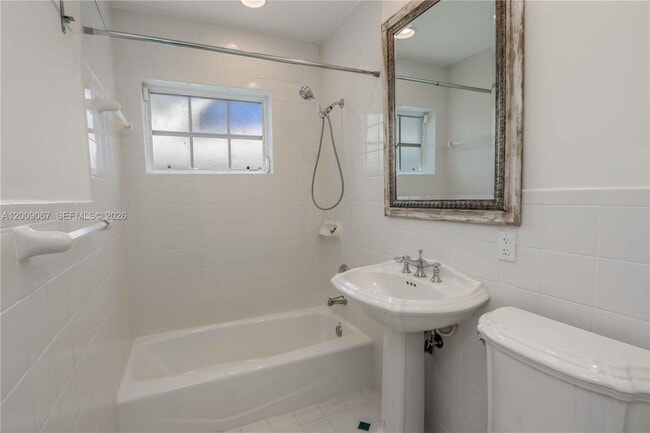 Building Photo - 8035 SW 63rd Pl