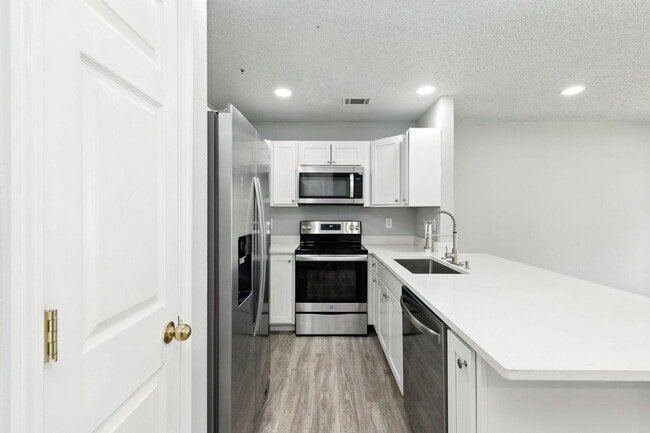 Building Photo - 303 Crooked Pine Trail