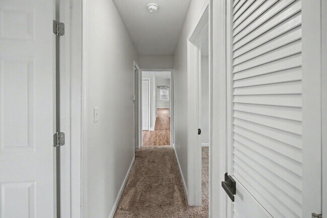 Building Photo - 415 Mountain View Rd