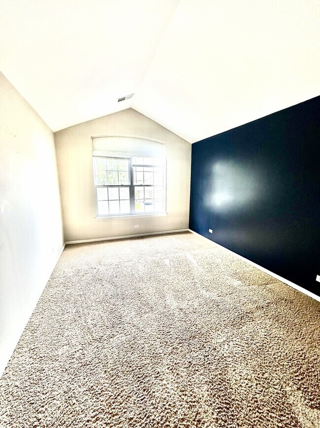 Building Photo - 3125 Anton Dr