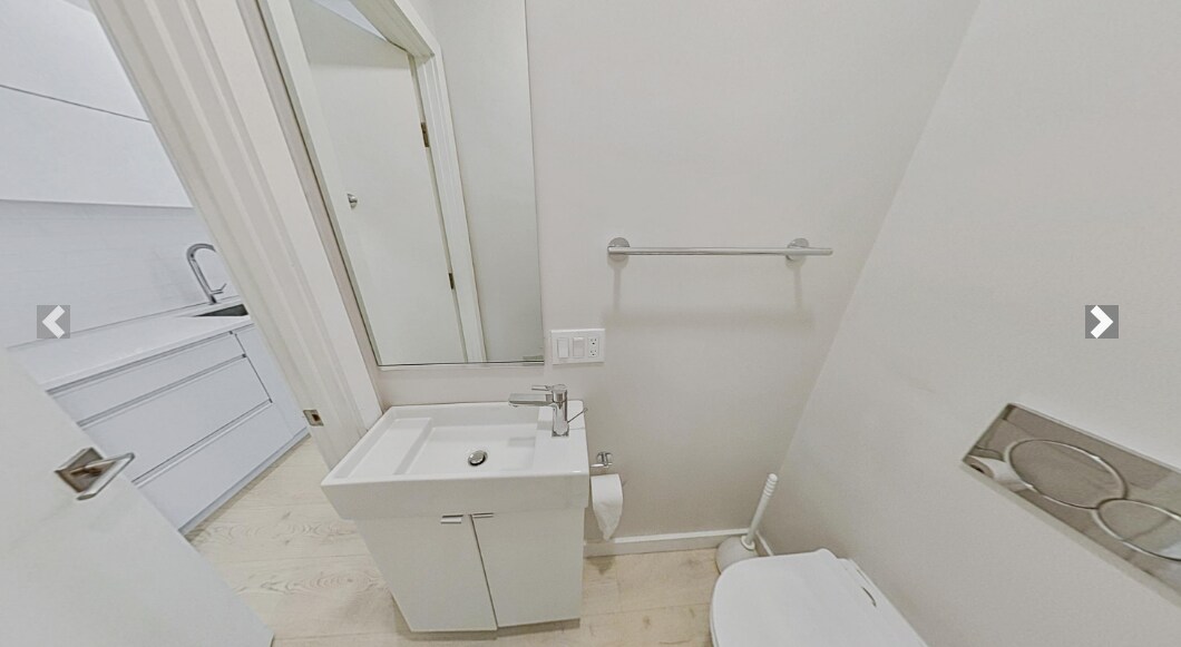 Building Photo - 2 Worthington St