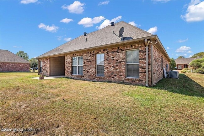 Building Photo - 1022 Trinity Dr