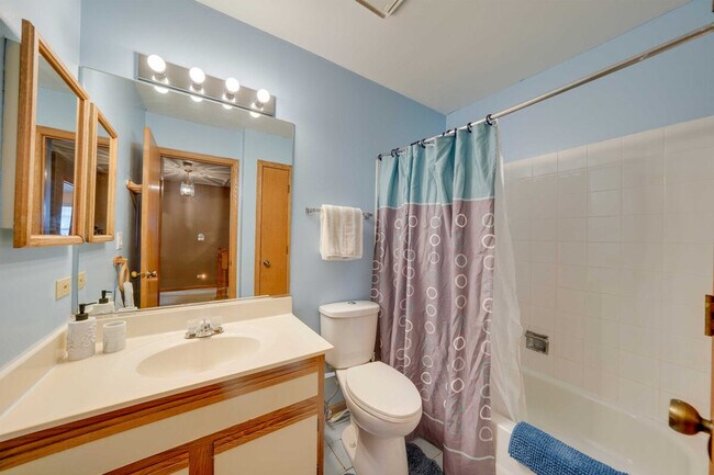 Building Photo - 2182 Camden Ln