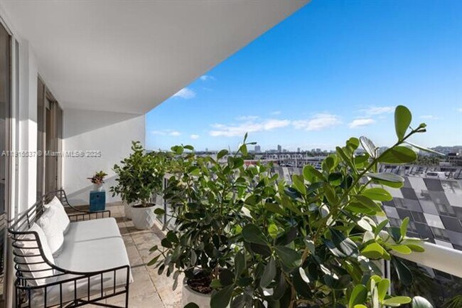 Building Photo - 1800 Sunset Harbour Dr