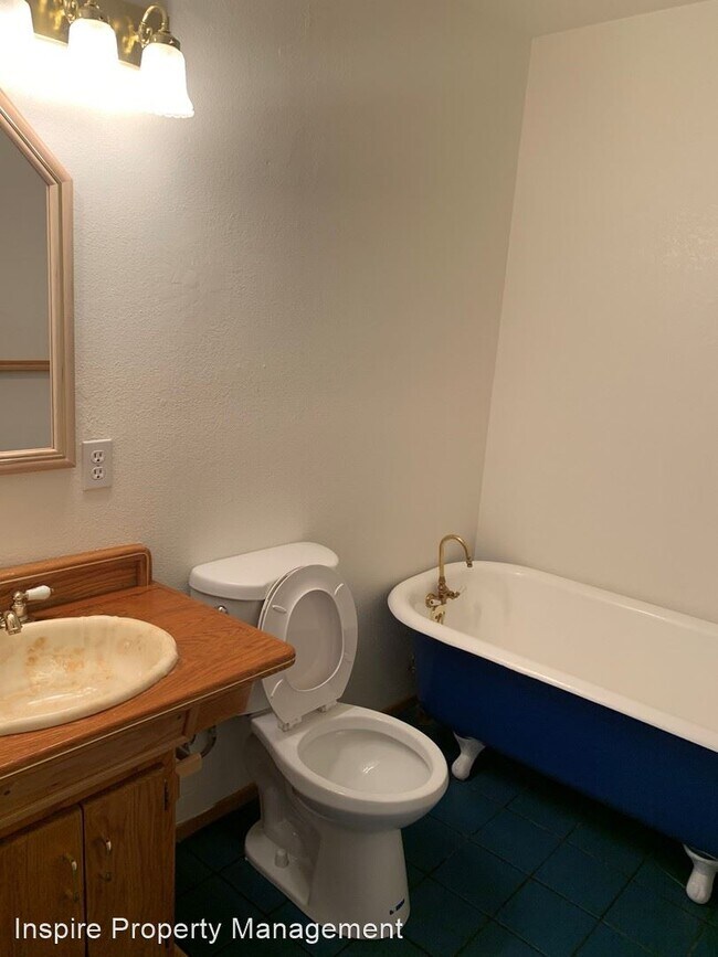 Building Photo - 3 br, 2.5 bath House - 7696 Elwood Street