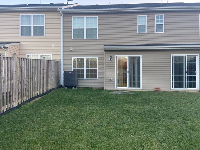 Building Photo - 83 Myatt Ct