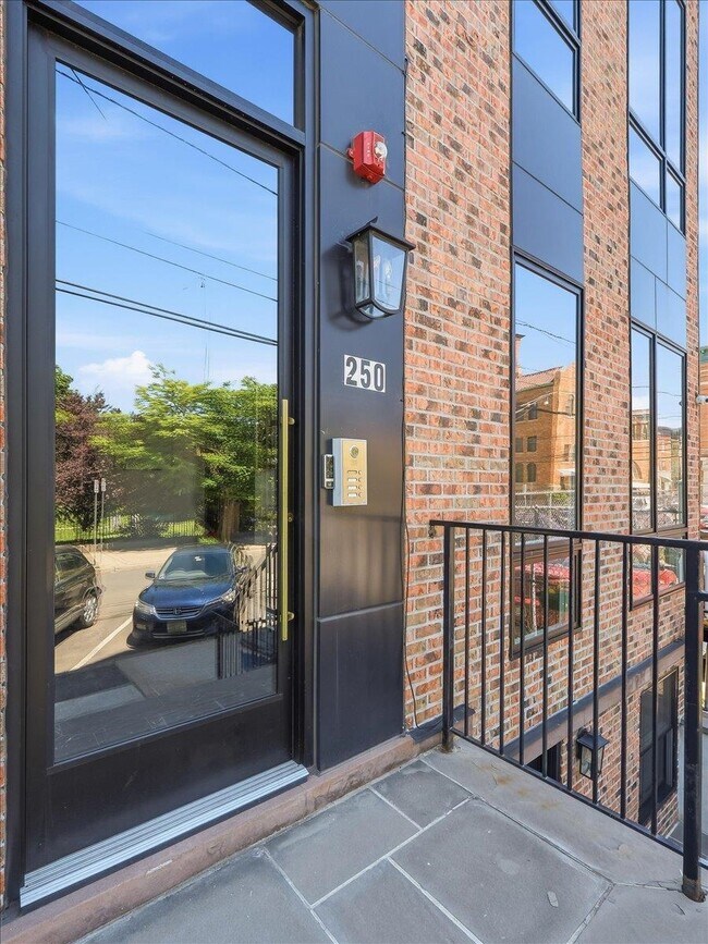 Building Photo - 250 Van Horne St