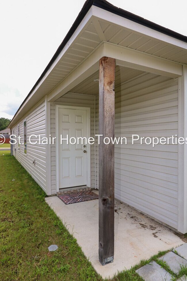 Building Photo - Nearly New Home in Fox Hollow Subdivision
