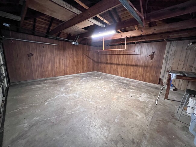 Building Photo - 4 Bedroom 2 Bathroom in Northwest Houston ...