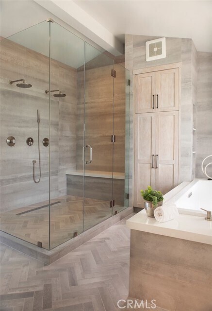 Building Photo - 27 N La Senda Dr