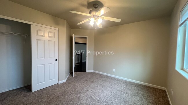 Building Photo - Large 3BD I 2.5BA Sherwood Home - Bonus Room!