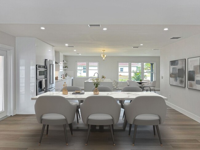 Building Photo - Fully Remodeled Snell Isle Luxury Home - A...