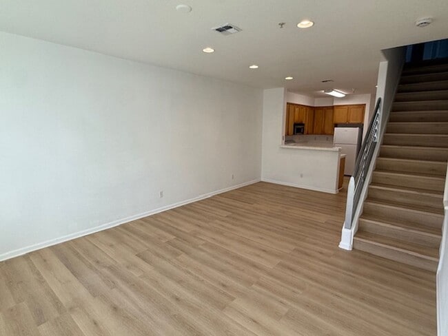 Building Photo - 3-Bedroom Townhome in Central Richmond Near Richmond BART Station