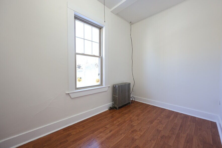 Building Photo - 31 June St