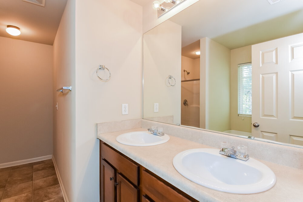 Building Photo - 5013 Amethyst Dr