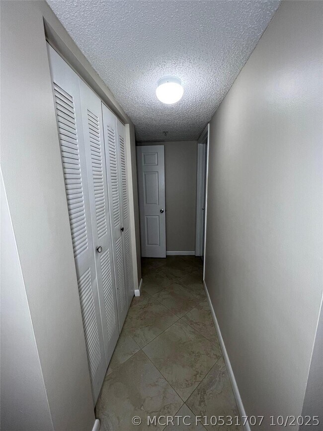 Building Photo - 2600 S University Dr