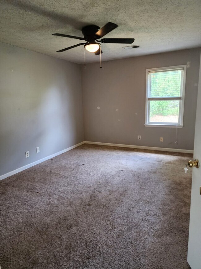 Building Photo - 946 Elysium Dr