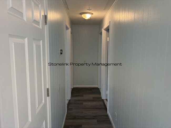 Building Photo - 480 Bullocks Point Ave
