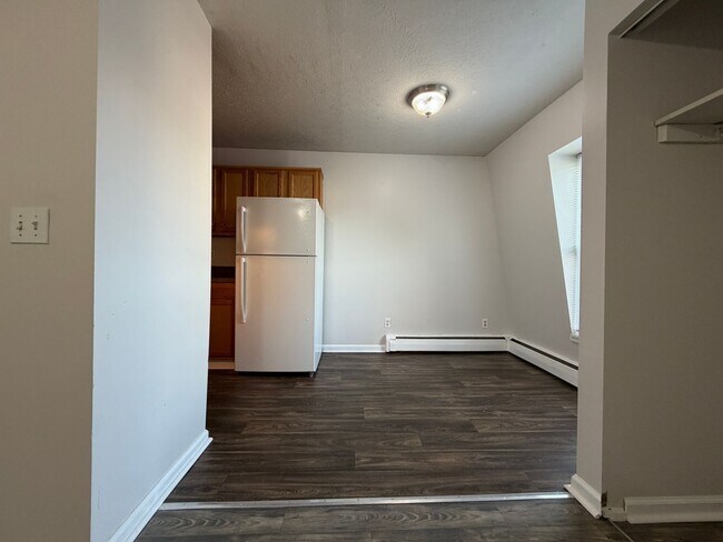 Building Photo - 421 Poplar Level Ct