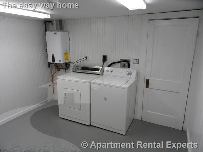 Building Photo - Medford/Tufts 2+ Bedroom - Dishwasher - La...