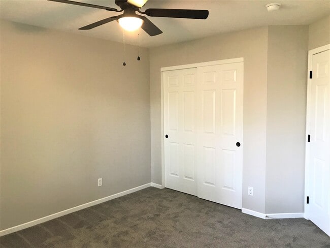 Building Photo - **Coming Soon** 8/1 Move in SW Omaha Charm...
