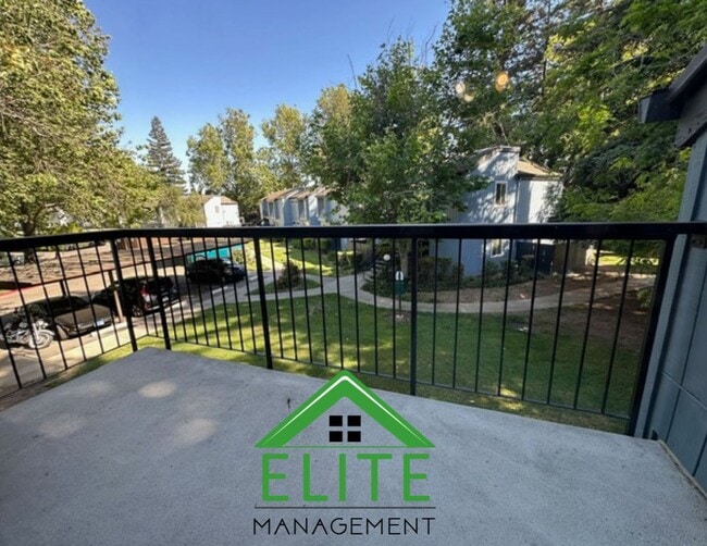 Building Photo - **2 Bed, 2 Bath Condo in Gated Community |...