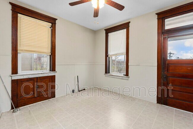 Building Photo - 3404 Hartford St