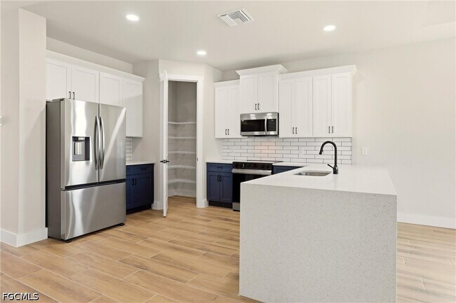 Building Photo - 2630 NW 23rd Ave