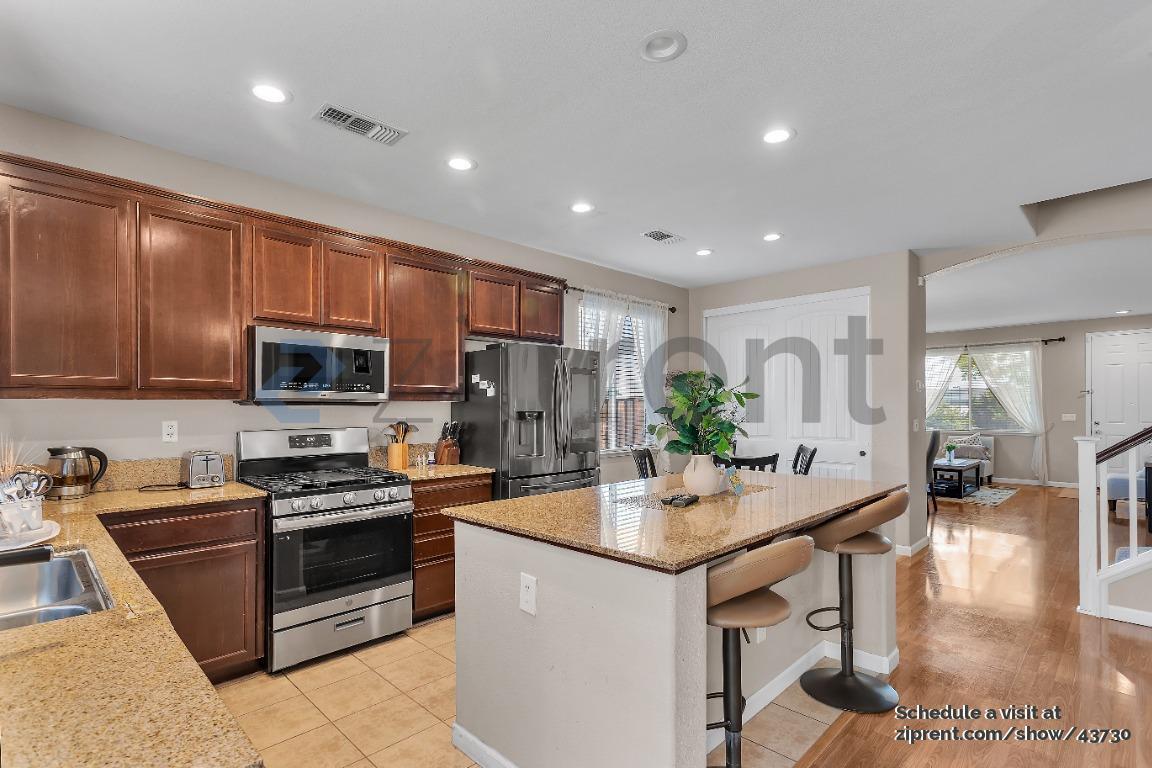 Building Photo - 2983 Rancho Bernado Dr