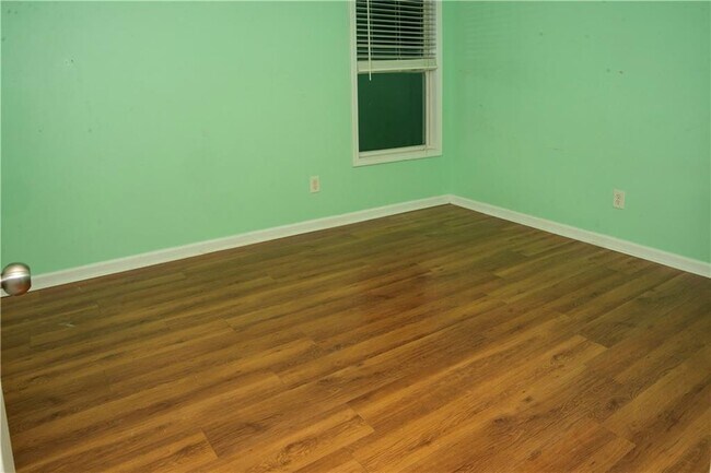 Building Photo - 2581 Southhaven Ln