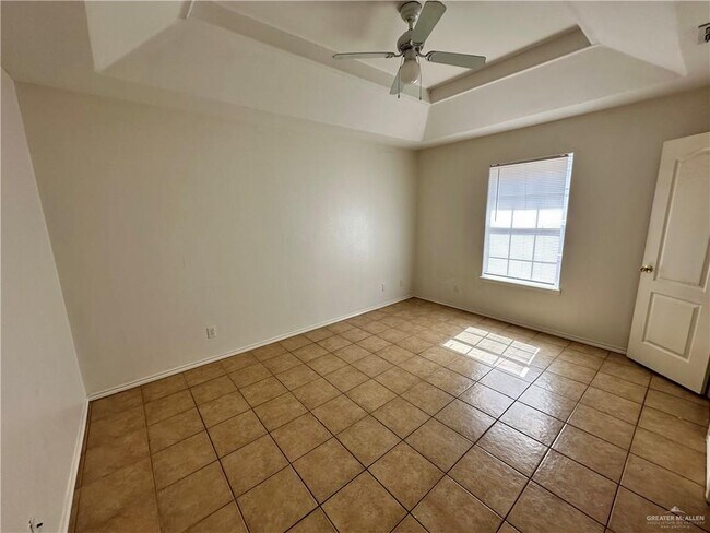 Building Photo - 613 La Mancha Dr