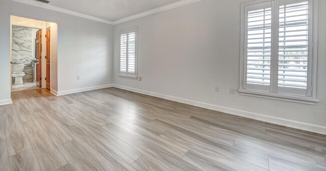 Building Photo - 12 Brentwood Ln