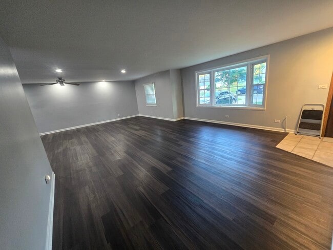 Building Photo - 1430 Hartmann Dr