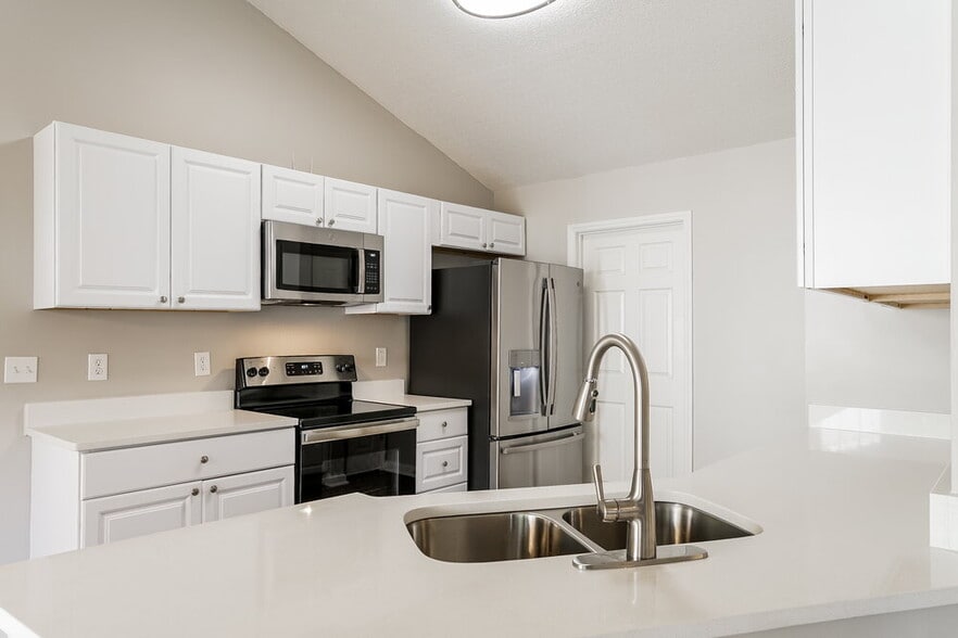 Building Photo - 203 Zircon Ln