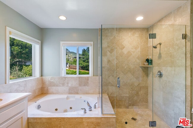 Building Photo - 28905 W Beach Ln