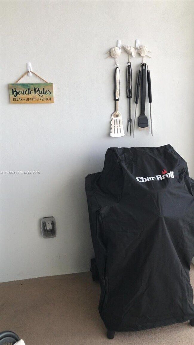 Building Photo - 1600 NE 1st Ave