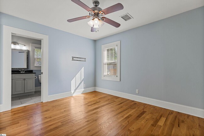 Building Photo - 309 Briarcliff Dr