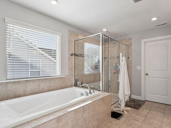 Building Photo - Build Equity While Leasing - Lease and Own...