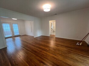 Building Photo - Cherrywood Bungalow for Rent