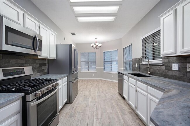 Building Photo - 2302 Windrift Way