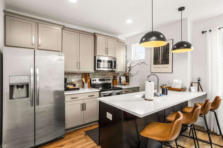 Building Photo - 4908I Delaware Ave