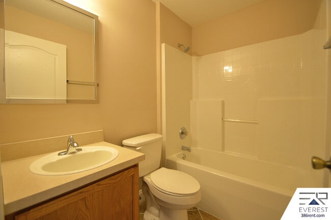 Building Photo - 11 Ripplewood Ln