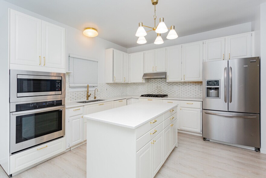 Building Photo - 662 Cherry Hill Dr