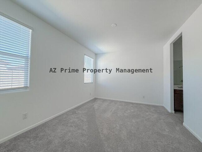 Building Photo - 9810 W Pinchot Ave