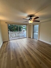 Building Photo - 1 bedroom, 1 bath, 1 parking in the heart of Waikiki!