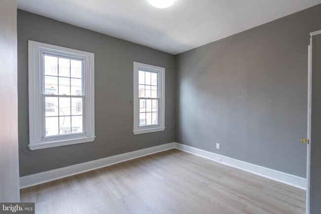 Building Photo - 1905 Waterloo St