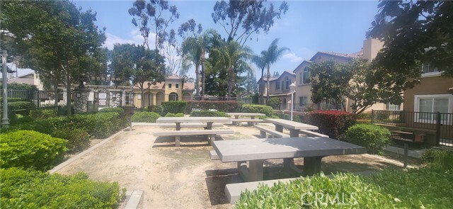 Building Photo - 1925 E Harvard Privado