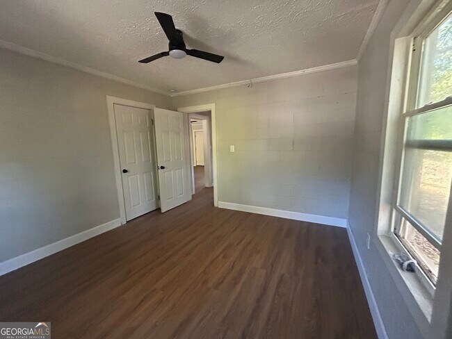 Building Photo - 13 Richard Allen Dr